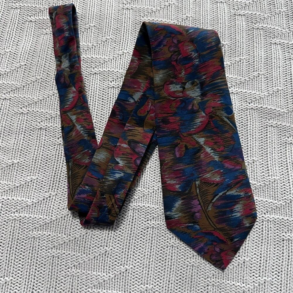 Vintage Bergdorf Goodman abstract print silk tie